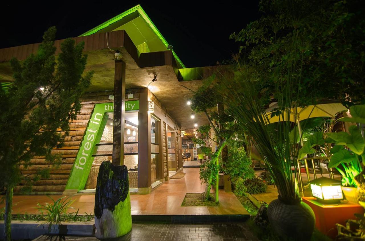 Lawaka Hotel Ampana Exterior photo